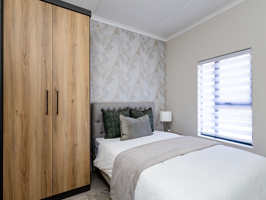 2 Bedroom Property for Sale in Gallagher Estate Gauteng