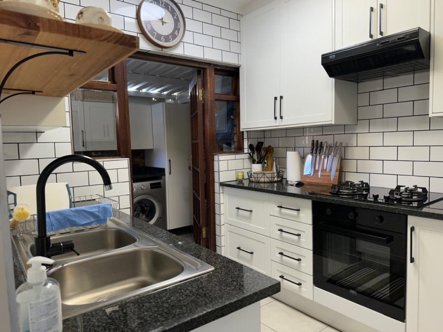 To Let 2 Bedroom Property for Rent in Eden Glen Gauteng