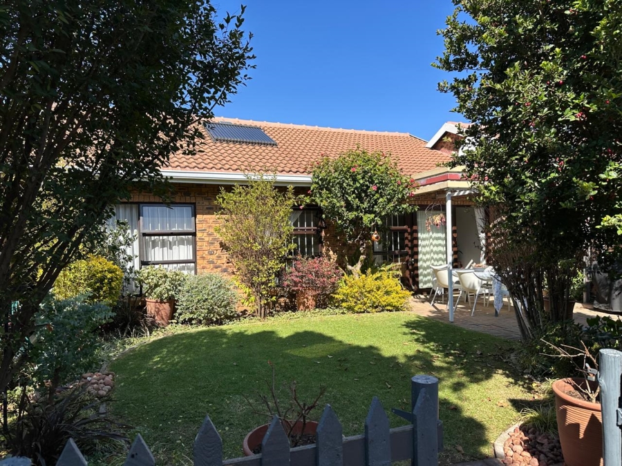 To Let 2 Bedroom Property for Rent in Eden Glen Gauteng