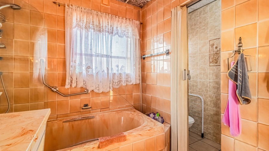 4 Bedroom Property for Sale in Glenvista Gauteng