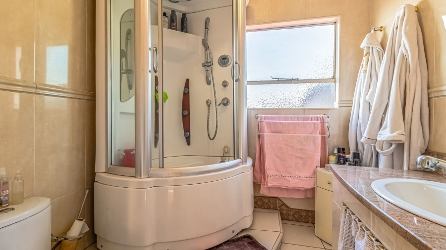 4 Bedroom Property for Sale in Glenvista Gauteng