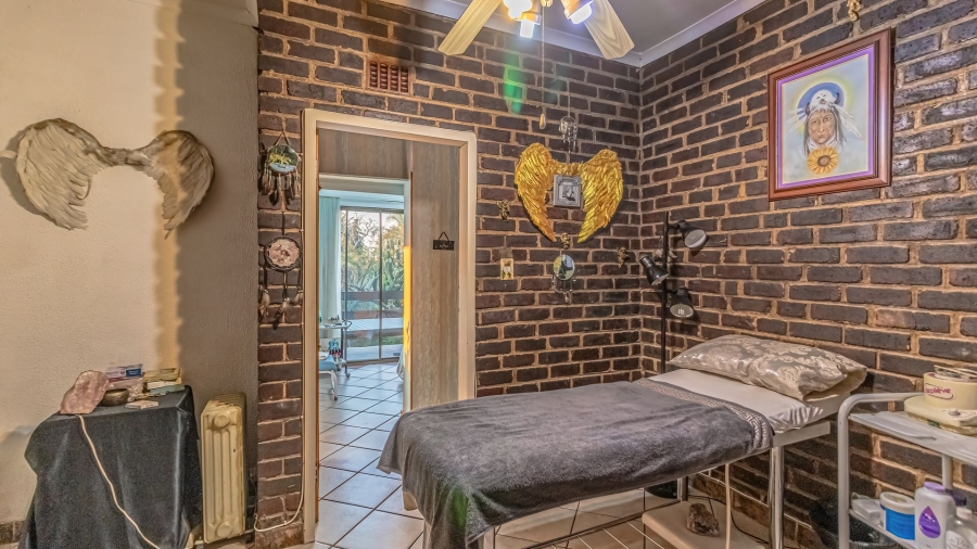 4 Bedroom Property for Sale in Glenvista Gauteng