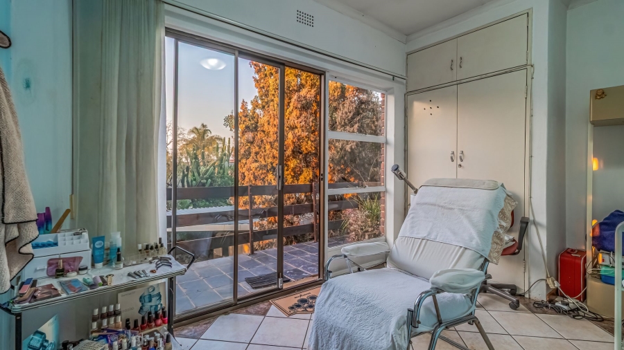 4 Bedroom Property for Sale in Glenvista Gauteng