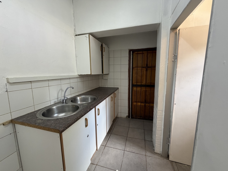 To Let Commercial Property for Rent in Clubview Gauteng