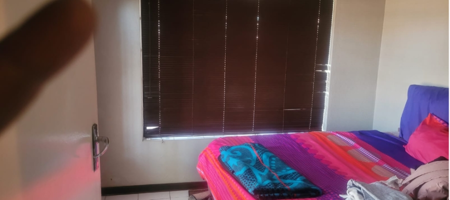 5 Bedroom Property for Sale in Rooihuiskraal Gauteng