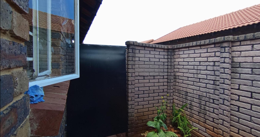 2 Bedroom Property for Sale in The Orchards Gauteng