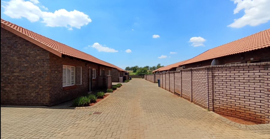 2 Bedroom Property for Sale in The Orchards Gauteng