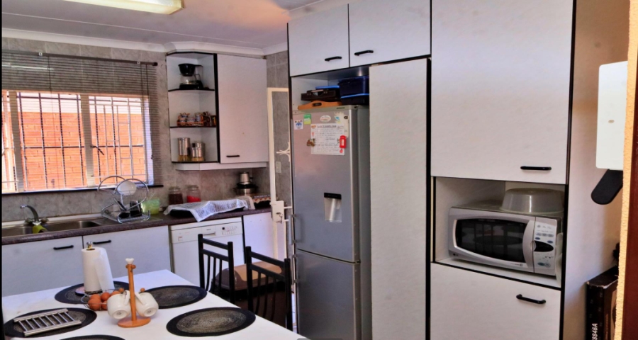 3 Bedroom Property for Sale in Erasmia Gauteng