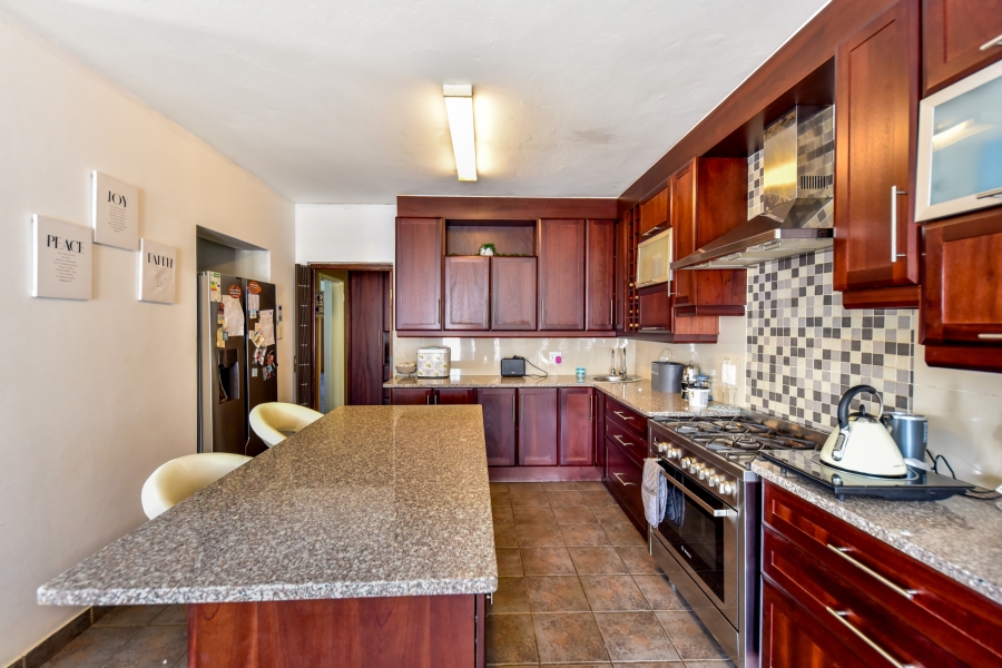 5 Bedroom Property for Sale in Zwartkop Gauteng