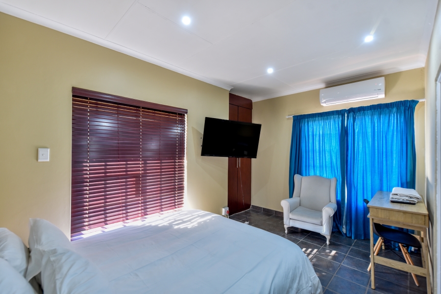 5 Bedroom Property for Sale in Zwartkop Gauteng