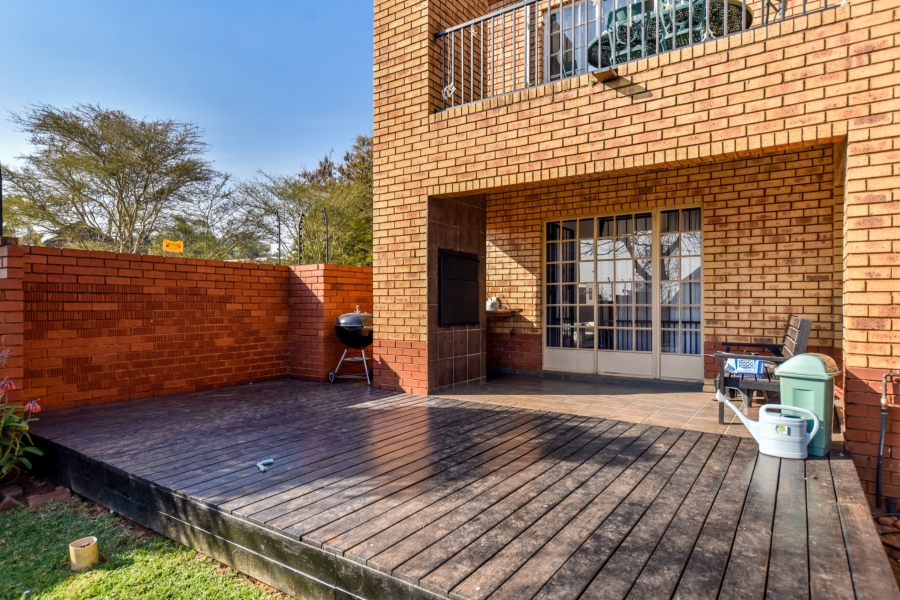 5 Bedroom Property for Sale in Zwartkop Gauteng