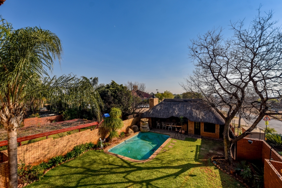 5 Bedroom Property for Sale in Zwartkop Gauteng