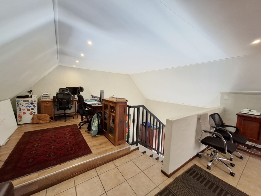 2 Bedroom Property for Sale in Faerie Glen Gauteng