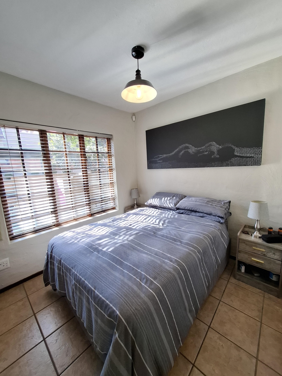 2 Bedroom Property for Sale in Faerie Glen Gauteng