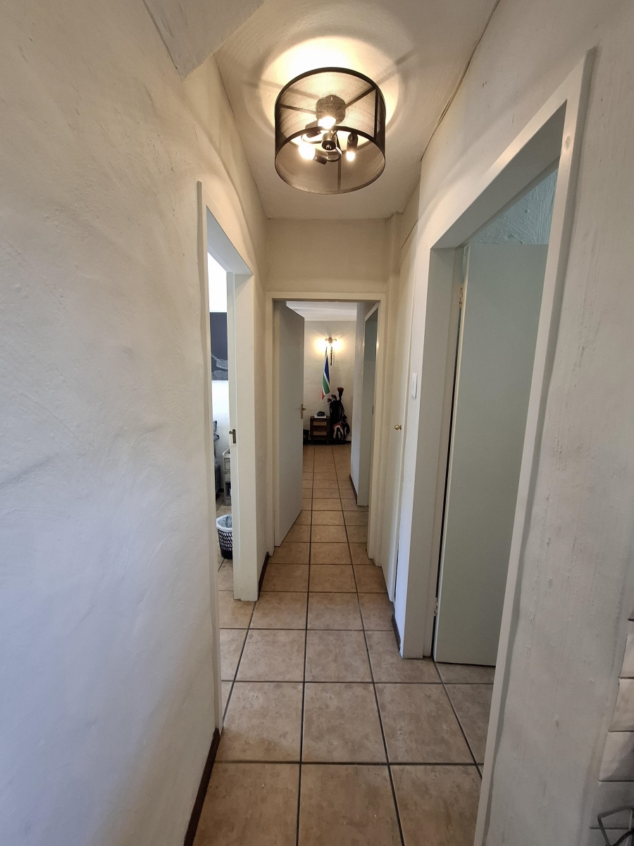 2 Bedroom Property for Sale in Faerie Glen Gauteng