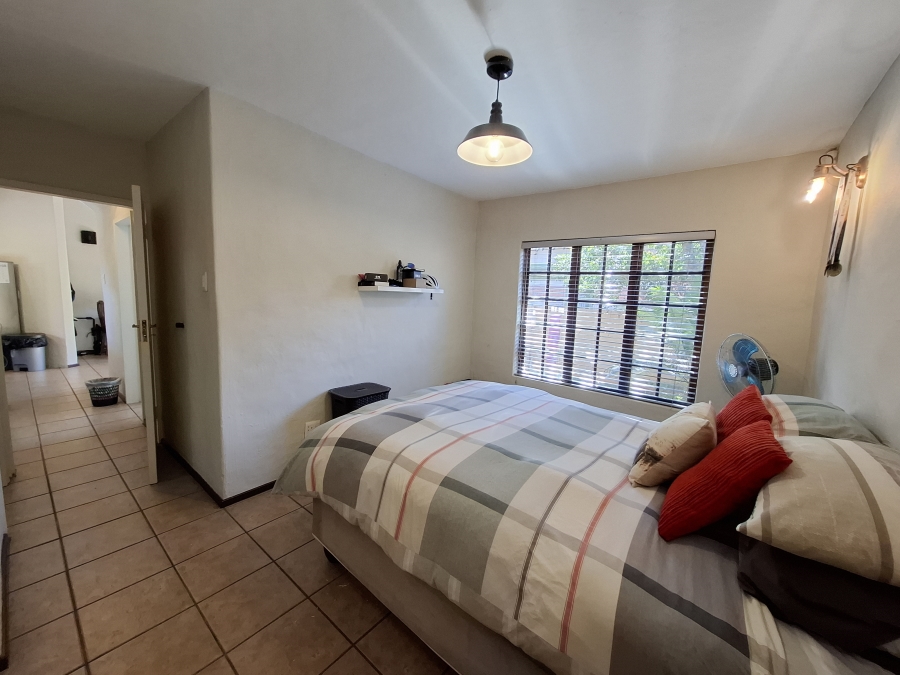2 Bedroom Property for Sale in Faerie Glen Gauteng