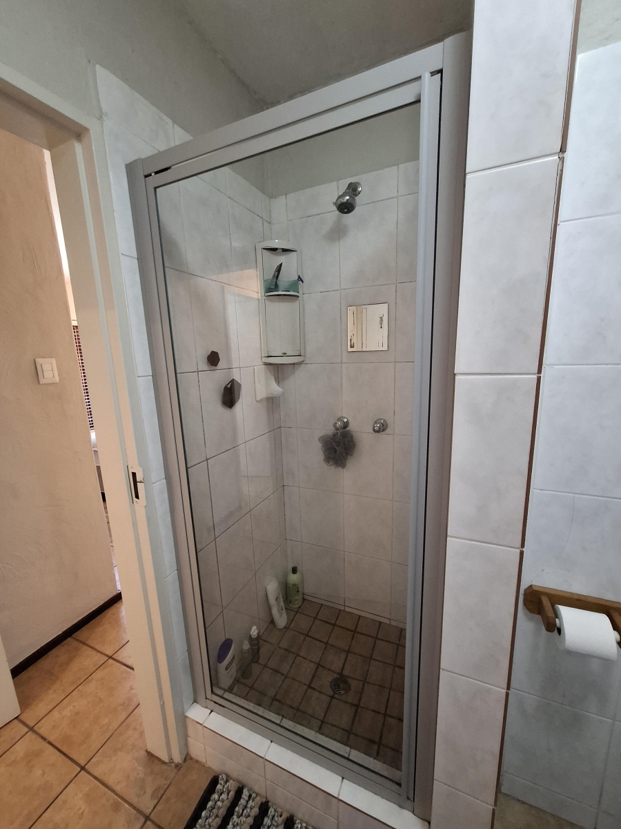 2 Bedroom Property for Sale in Faerie Glen Gauteng
