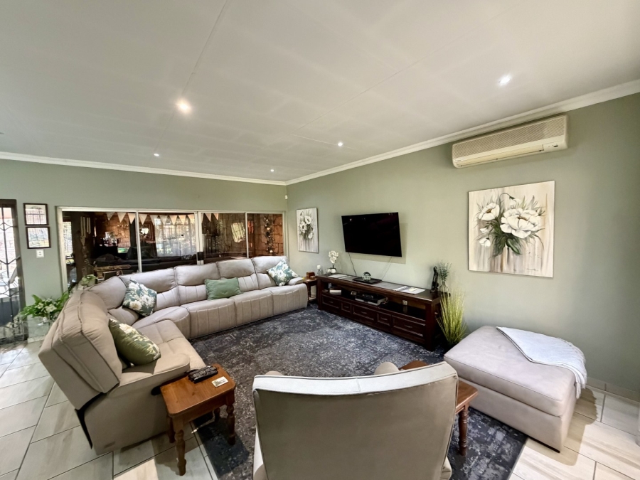 4 Bedroom Property for Sale in Kilner Park Gauteng
