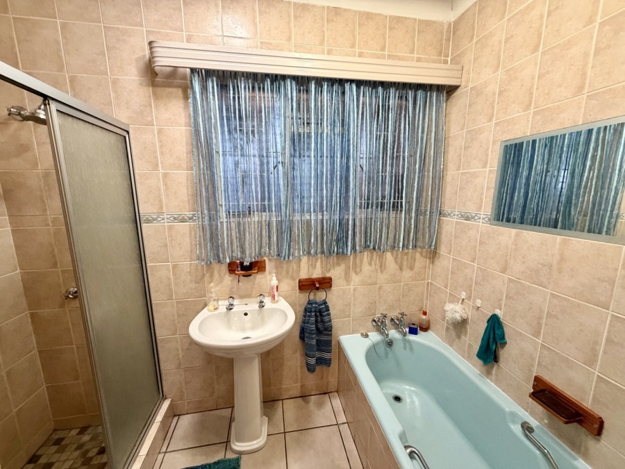 4 Bedroom Property for Sale in Kilner Park Gauteng