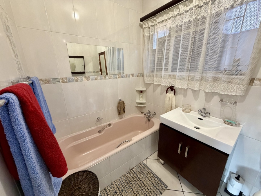 4 Bedroom Property for Sale in Kilner Park Gauteng