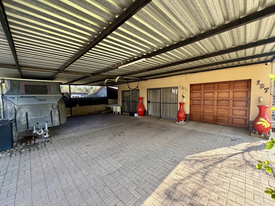 4 Bedroom Property for Sale in Kilner Park Gauteng