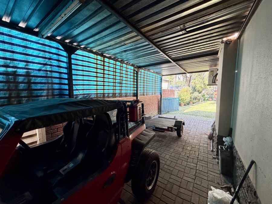 4 Bedroom Property for Sale in Kilner Park Gauteng