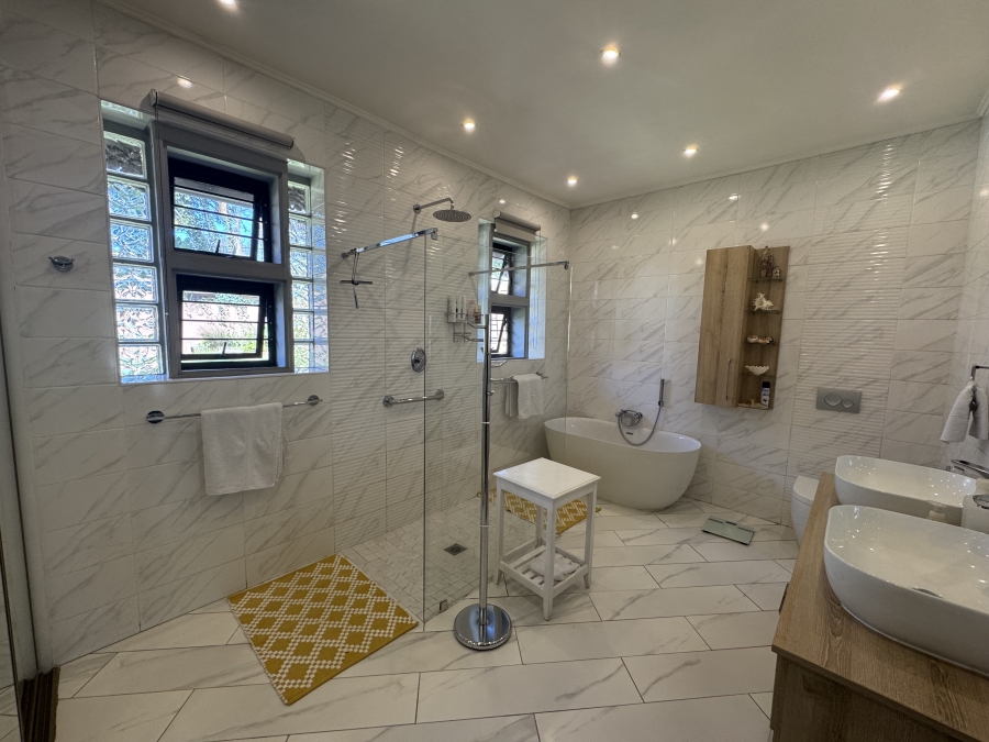 4 Bedroom Property for Sale in Alberante Gauteng