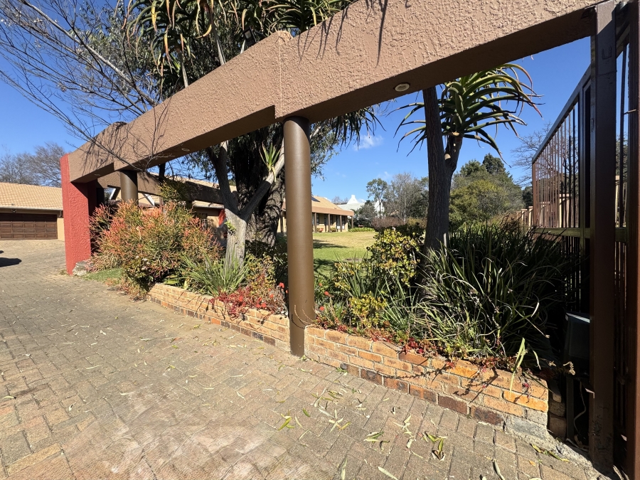 4 Bedroom Property for Sale in Alberante Gauteng