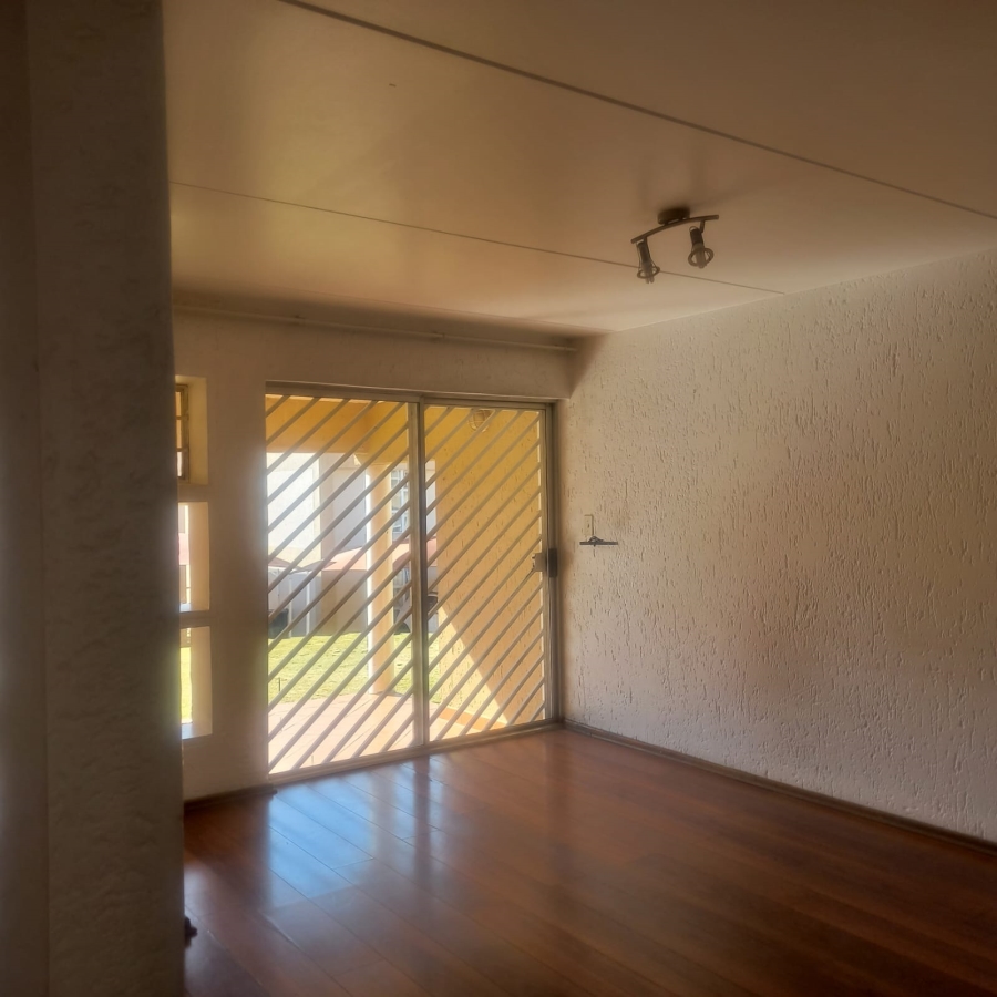 3 Bedroom Property for Sale in Mondeor Gauteng