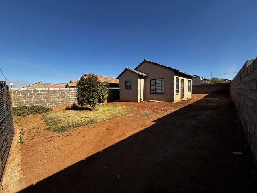 2 Bedroom Property for Sale in Toekomsrus Gauteng