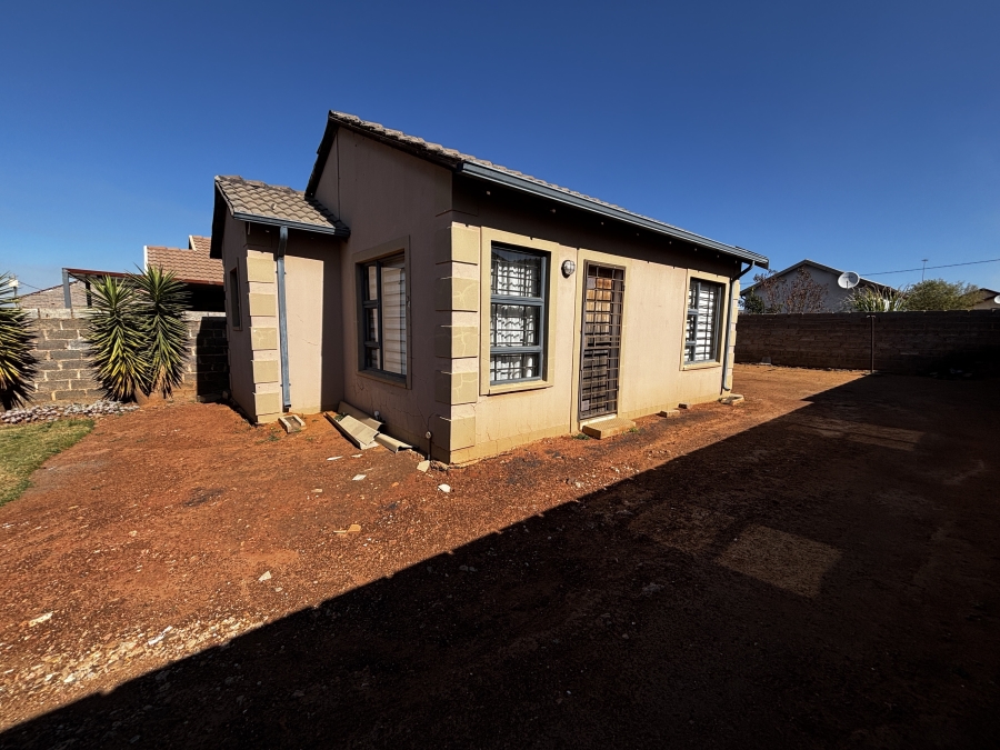 2 Bedroom Property for Sale in Toekomsrus Gauteng