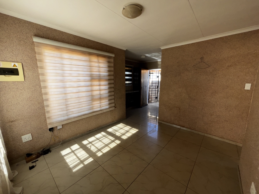 2 Bedroom Property for Sale in Toekomsrus Gauteng