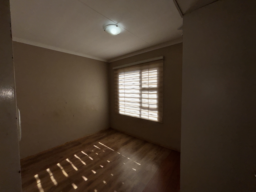 2 Bedroom Property for Sale in Toekomsrus Gauteng