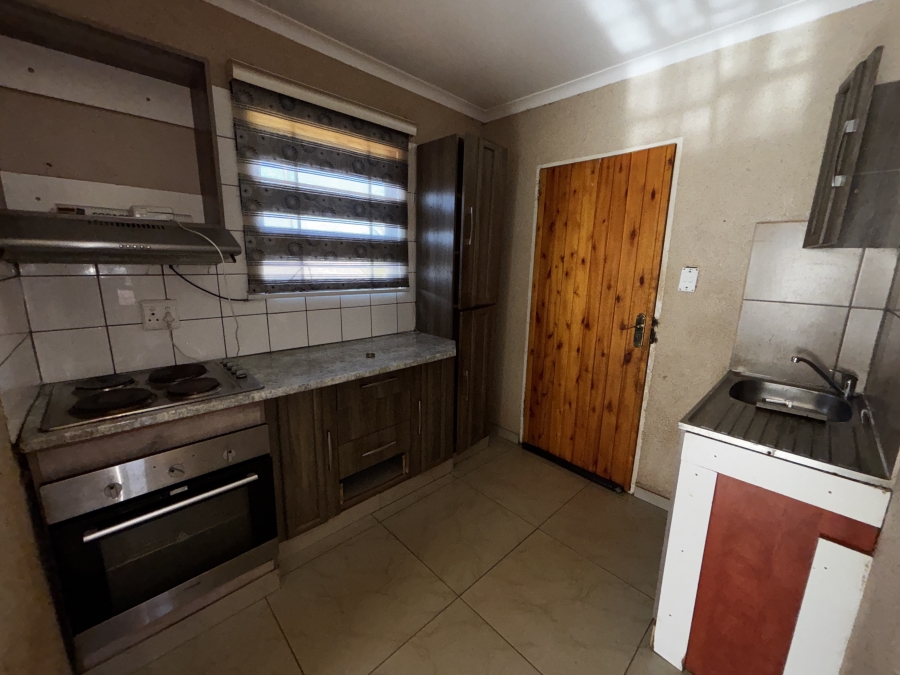 2 Bedroom Property for Sale in Toekomsrus Gauteng