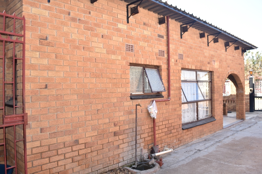 4 Bedroom Property for Sale in Mabopane Unit B Gauteng