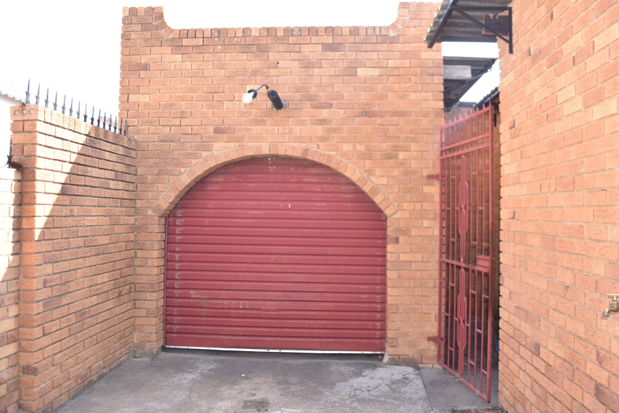 4 Bedroom Property for Sale in Mabopane Unit B Gauteng