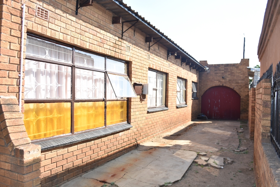 4 Bedroom Property for Sale in Mabopane Unit B Gauteng