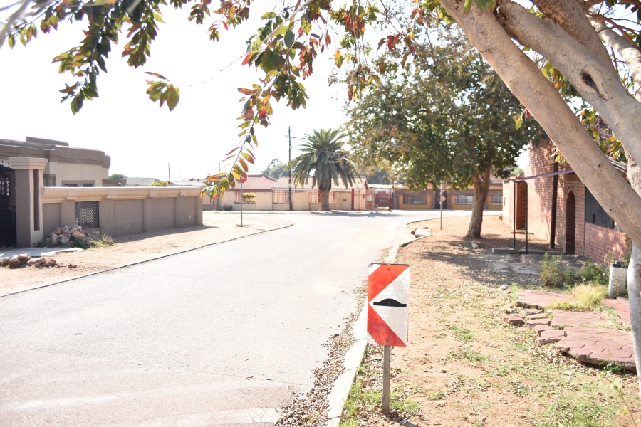 4 Bedroom Property for Sale in Mabopane Unit B Gauteng