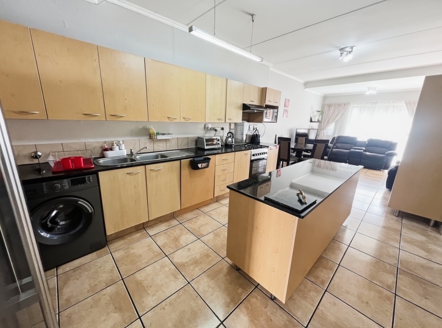 2 Bedroom Property for Sale in Sunninghill Gauteng