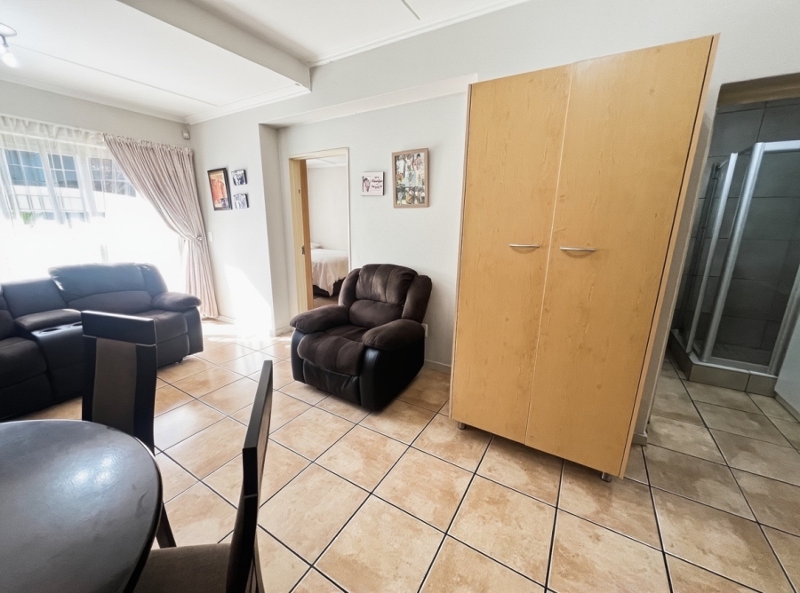 2 Bedroom Property for Sale in Sunninghill Gauteng