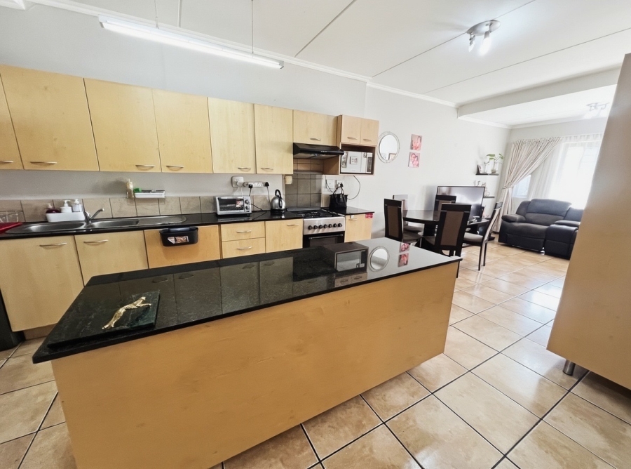 2 Bedroom Property for Sale in Sunninghill Gauteng