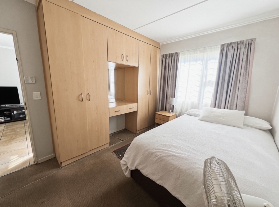 2 Bedroom Property for Sale in Sunninghill Gauteng