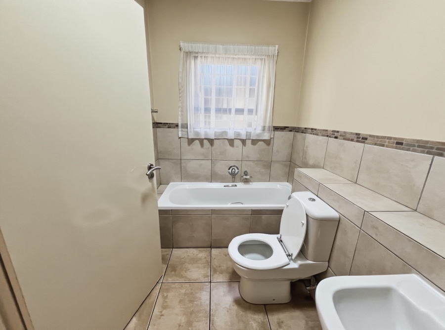 2 Bedroom Property for Sale in Sunninghill Gauteng