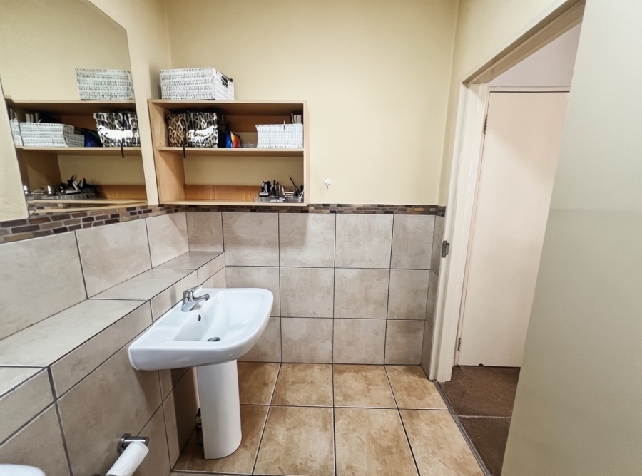 2 Bedroom Property for Sale in Sunninghill Gauteng
