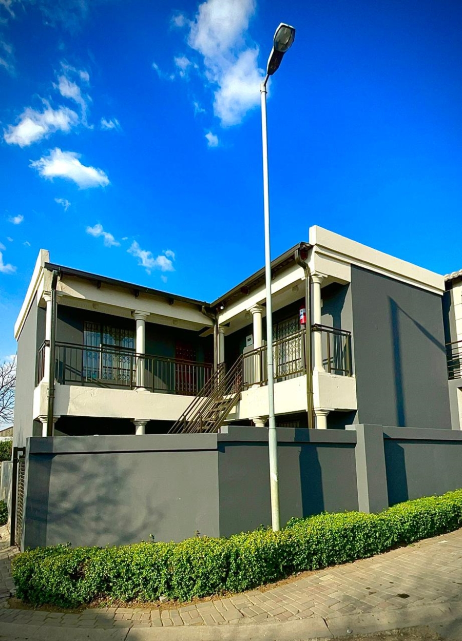 12 Bedroom Property for Sale in Ebony Park Gauteng