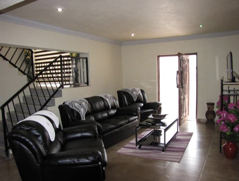 5 Bedroom Property for Sale in Rayton Gauteng