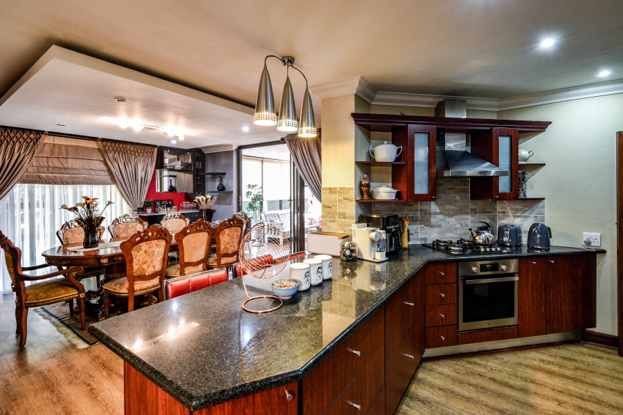 4 Bedroom Property for Sale in Faerie Glen Gauteng