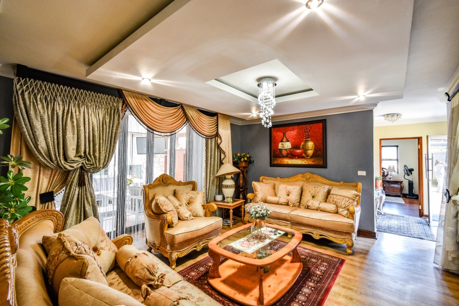 4 Bedroom Property for Sale in Faerie Glen Gauteng