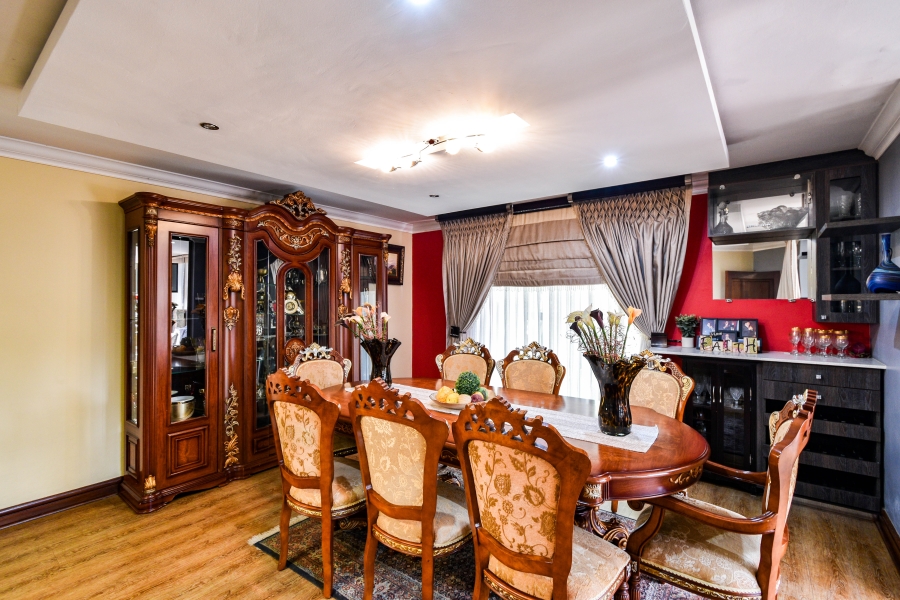 4 Bedroom Property for Sale in Faerie Glen Gauteng
