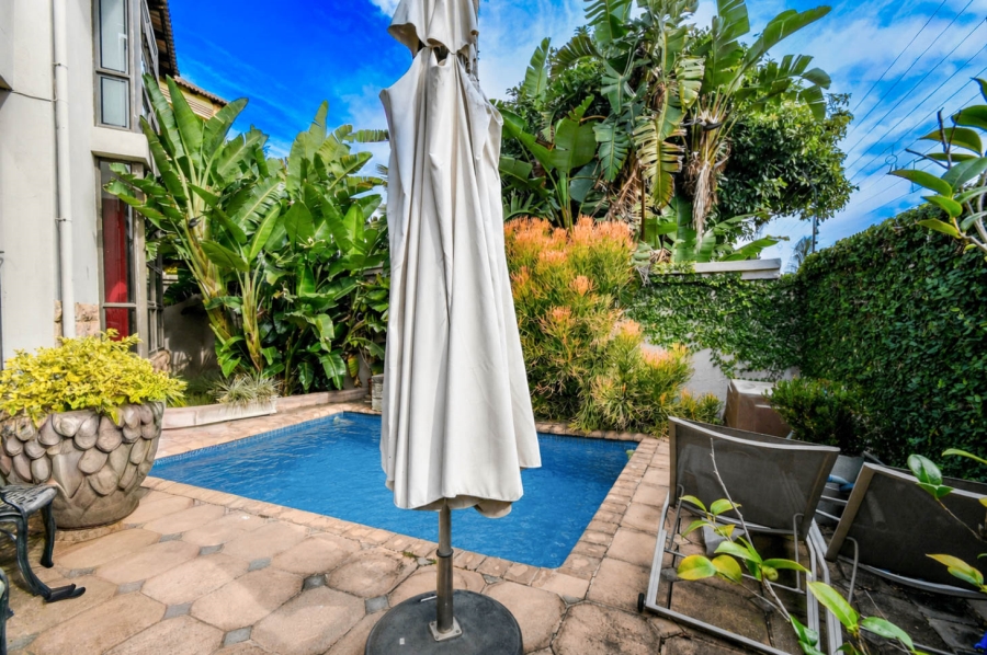 4 Bedroom Property for Sale in Faerie Glen Gauteng